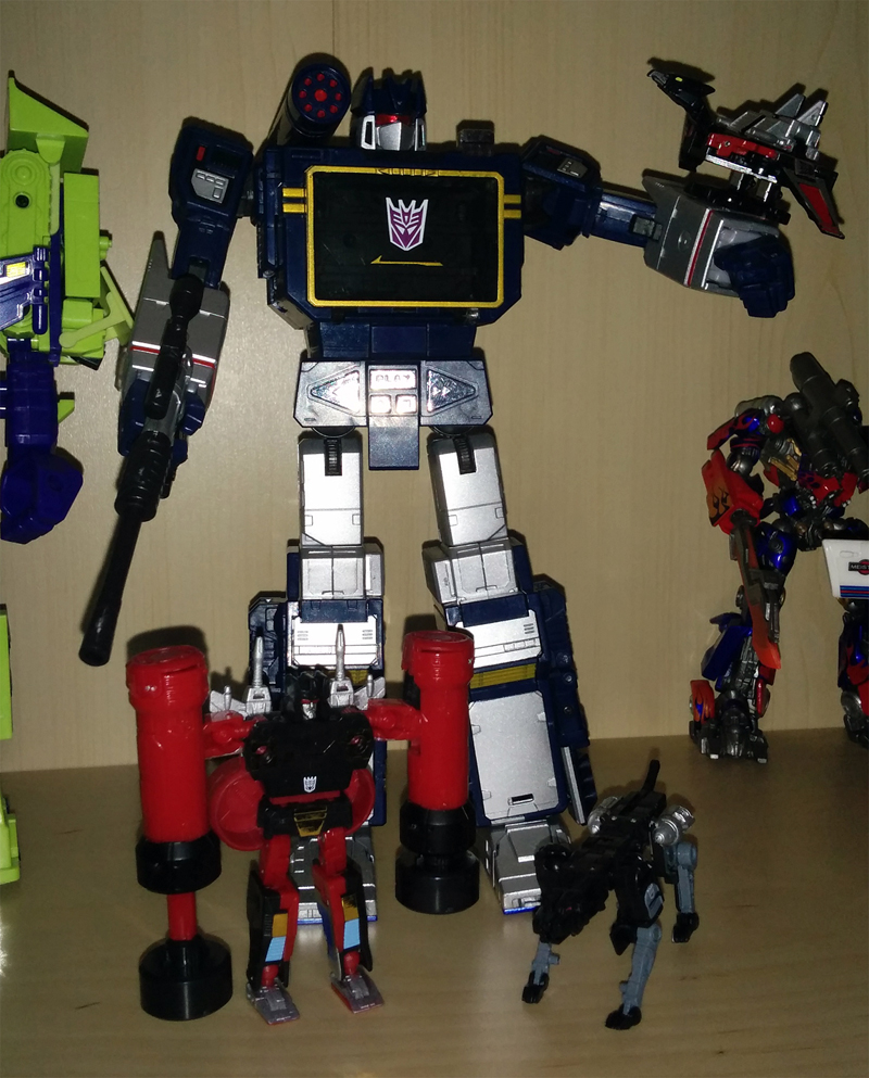 Lazerbeak and Soundwave